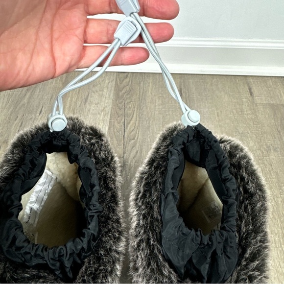 Lands End Snow Boots Black Quilted Winter Tall Sherpa Lined Girls Size 4 - Picture 8 of 13